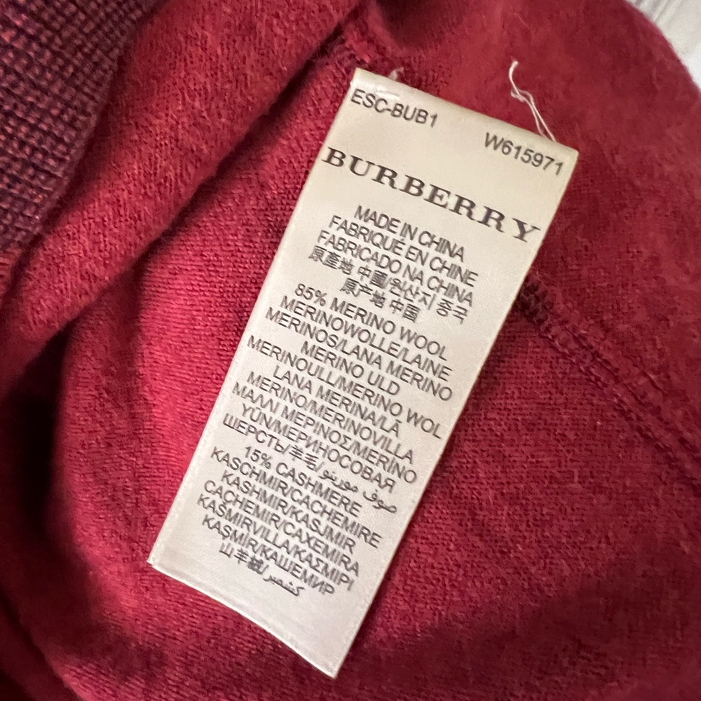 Authentic Burberry XL lightweight sweater - Picture 2 of 5